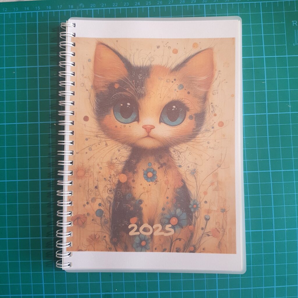 Kitten Monthly Calendar 2025 μηνιαίο  Ημερολογιο
